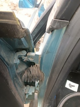 AUDI A4 B5 PANT DVEŘE LEVÝ ZADNÍ HORNÍ 8D0833401A