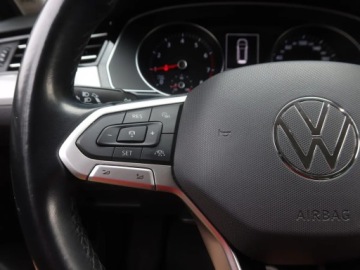 Volkswagen Passat B8 Variant Facelifting 1.5 TSI EVO 150KM 2020 VW Passat 1.5 TSI, Salon Polska, Serwis ASO, zdjęcie 17
