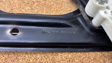 BMW X5 F15 MECHANIZMUS ZVEDÁK OKNO DVEŘE PRAVÝ PŘEDNÍ C04962 K110/150S