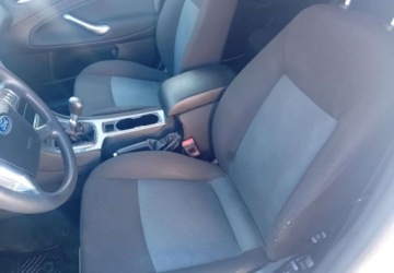 Ford Mondeo IV Kombi 2.0 Duratorq TDCi DPF 140KM 2014 Ford Mondeo SW Ford Mondeo SW 2.0 Diesel 140KM, zdjęcie 14