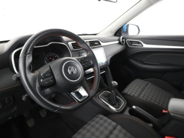 MG ZS I 2023 MG ZS niski przebieg PDC tempomat, zdjęcie 13