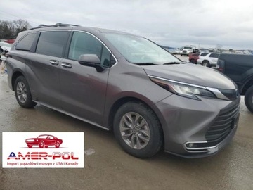 Toyota Sienna III 2022 Toyota Sienna Toyota Sienna XLE AWD 7-Passenger 2.5 Hybryda 245KM