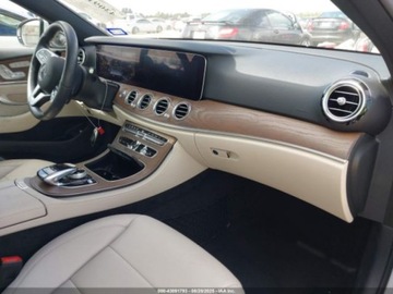 Mercedes Klasa E W213 2020 Mercedes-Benz Klasa E 450 4Matic 2020 3.0l 3.0 Benzyna 362KM, zdjęcie 9