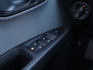 Seat Leon III Hatchback Facelifting 1.5 EcoTSI 130KM 2019 Seat Leon 1.5 TSI, Salon Polska, Klima, zdjęcie 17