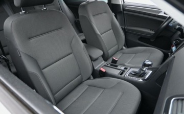 Volkswagen Golf VII e-Golf Facelifting Electro 136KM 2018 Volkswagen Golf 136 KM FULL LED Nawigacja Serwisowany Zarejestrowany 136KM, zdjęcie 27