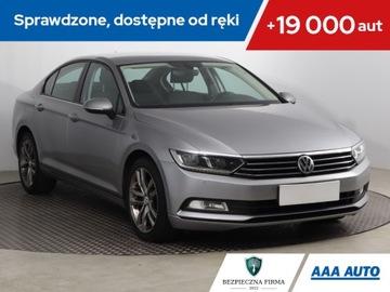 Volkswagen Passat B8 Limousine 2.0 TDI BlueMotion Technology 150KM 2018 VW Passat 2.0 TDI, Salon Polska, Serwis ASO, Navi