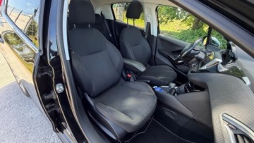 Peugeot 208 I Hatchback 5d Facelifting 1.2 PureTech 110KM 2019 Peugeot 208 Raty 1.2 benz 110 KM Automat 45Tys km automat Panorama Navi G, zdjęcie 14