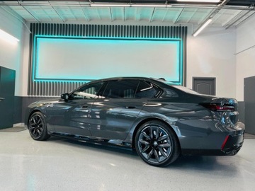 BMW Seria 7 G70 Sedan Plug-In 3.0 M60e 571KM 2025 BMW Seria 7 M760e xDrive Sedan 3.0 (571KM) 2025, zdjęcie 4