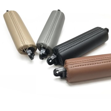 Кожаная ручка двери салона Фольксваген.