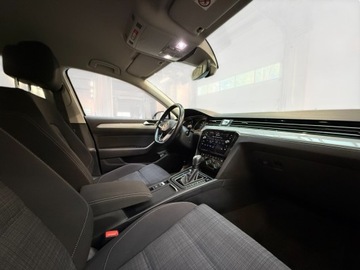 Volkswagen Passat B8 Variant 2.0 TDI BlueMotion SCR 190KM 2019 Volkswagen Passat Volkswagen Passat, zdjęcie 19