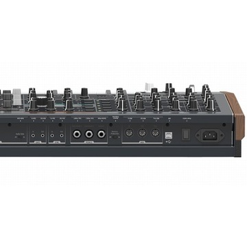 Аналоговый синтезатор Arturia MatrixBrute