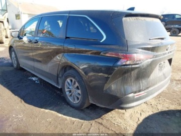 Toyota Sienna III 2023 Toyota Sienna Le 2023 2.5 Hybryda 189KM, zdjęcie 3