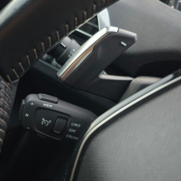 Peugeot 5008 II Crossover Facelifting 1.2 PureTech 130KM 2021 Peugeot 5008 II 1.2 Benzyna 130KM 7 foteli, Serwis, zdjęcie 29