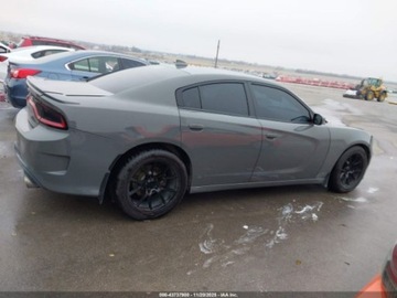 Dodge Charger VII 2018 Dodge Charger 5.7 V8 benzyna 370KM wersja RT piekny kolor , mala szkoda, zdjęcie 8