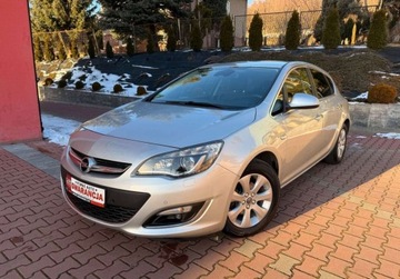 Opel Astra J GTC 1.4 Turbo ECOTEC 140KM 2014 Opel Astra COSMO 1.4T 140ps 6Biegow Xenon LED Tylko96TysPrzebiegu PelnySer