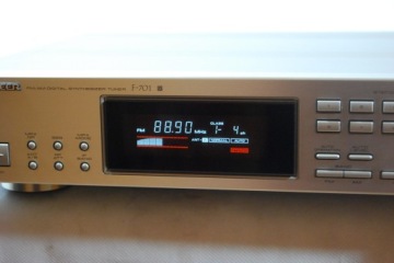 ТЮНЕР PIONEER F-701 CHAMPAGNE
