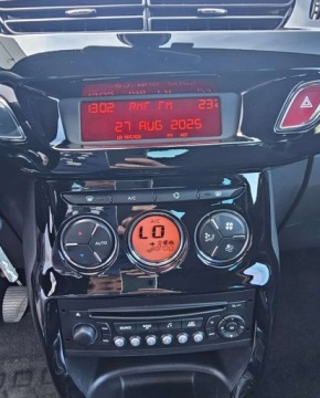 DS 3 Hatchback (Citroen) 1.2 VTi 82KM 2014 Citroen DS3 Citroen DS3 Pure Tech VTi 82 SoChic 1.2 Benzyna 82KM, zdjęcie 16