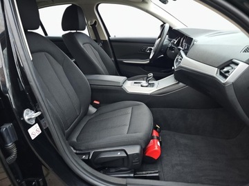 BMW Seria 3 G20-G21 Limuzyna 2.0 320d 190KM 2019 BMW 320 xDrive Advantage aut, zdjęcie 14