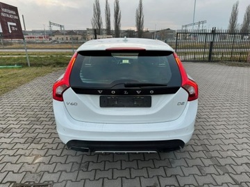 Volvo V60 I Kombi Facelifting 2.0 D2 DRIVE-E 120KM 2016 Volvo V60 2.0d,120KM,LIFT,BOGATA OPCJA,Navi,Alu17, zdjęcie 5
