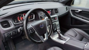 Volvo V60 I Kombi Facelifting 2.0 D4 DRIVE-E 190KM 2016 Volvo V60 2.0D 190 kM Klima Grzana Kanapa Skora Navi Bluetooth Xenon GWARA, zdjęcie 27