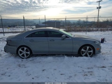 Mercedes CLS W218 2012 Mercedes-Benz CLS 550, 2012r., 4.6L 4.6 Benzyna 402KM, zdjęcie 4