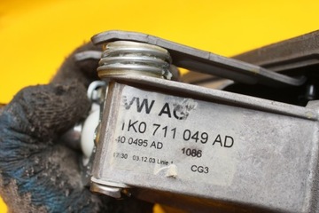 ИЗБИРАТЕЛЬ ПЕРЕДАЧ PASSAT B6 A3 8P 1.6B 1K0711061A