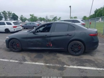 Alfa Romeo Giulia II Sedan 2.0 TBi 280KM 2018 Alfa Romeo Giulia 2018 Alfa Romeo Giulia AWD 2.0 Benzyna 280KM, zdjęcie 12