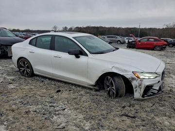 Volvo S60 III 2022 Volvo S60 2022 Volvo S60 Recharge Plug-In Hybrid T8 PHEV R-Design Expressio, zdjęcie 2