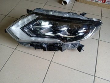 Nissan X-TRAIL T32 LIFT REFLEKTOR LEWY PRZEDNI LAMPA LEWA PRZEDNIA PRZÓD