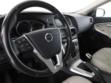 Volvo V40 II Cross Country Facelifting 2.0 T4 190KM 2017 Volvo V40 full LED jasne skóry klima auto, zdjęcie 13