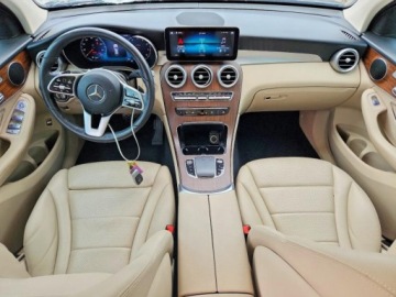 Mercedes GLC C253 2021 Mercedes-Benz GLC 300 4matic 2021 2.0 Benzyna 255KM, zdjęcie 8