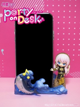 Figurka Anime Vocaloid Megurine Luka Hatsune Miku Series P@rty Desk Re-Ment