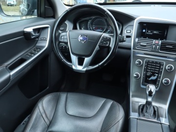 Volvo XC60 I SUV Facelifting 2.0 D4 DRIVE-E 190KM 2015 Volvo XC60 D4, 187 KM, Automat, Skóra, Navi, zdjęcie 6
