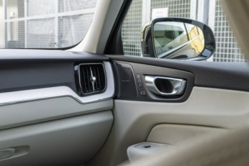 Volvo XC60 II 2025 Volvo XC 60 Plus Dark B5 AWD mild hybrid Benzyna, zdjęcie 26