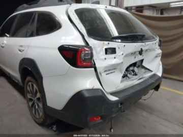 Subaru 2025 Subaru Outback 2025 Subaru Outback Limited AWD 2.5 Benzyna 182KM, zdjęcie 2