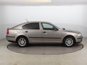 Skoda Octavia II Hatchback 1.6 MPI 102KM 2011 Skoda Octavia 1.6, Salon Polska, GAZ, Klima, zdjęcie 5