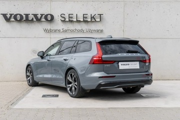 Volvo V60 II  Kombi Facelifting 2.0 B4 197KM 2023 Volvo V60 B4 D Plus Dark 197KM FV23%, zdjęcie 5