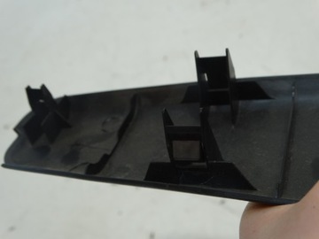 OSŁONA NAKŁADKA BAGAŻNIKA KLAPY MAZDA 2 DE D65168930