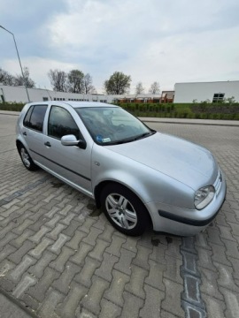 Volkswagen Golf IV Hatchback 1.4 16V 75KM 2000 Volkswagen Golf Benzyna - 2000r, zdjęcie 1