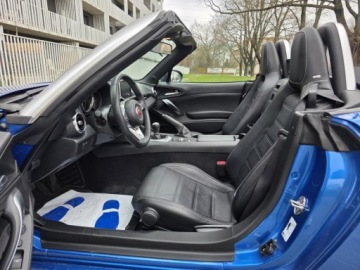 Fiat 124 Spider 1.4 MultiAir II 140KM 2016 FIAT 124 Spider Lusso* 1.4l benzyna Turbo 140KM 19,272km Dokumentacja, zdjęcie 3