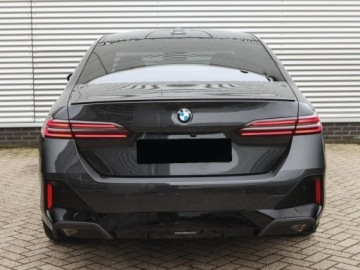 BMW Seria 5 G90-91 Touring 2.0 520d 197KM 2025 BMW Seria 5 520d xDrive Sport Sedan 2.0 (197KM) 2025, zdjęcie 3