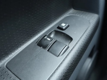 Mitsubishi Colt VI Hatchback 1.1 i 12 V CZ3 75KM 2011 Mitsubishi Colt 1.1, Klima, Parktronic, zdjęcie 12