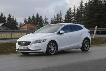 Volvo V40 II Hatchback 1.6 D2 115KM 2015 Volvo V40 1.6HDI Ocean Race nawi doinwestowany, zdjęcie 2