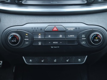 Kia Sorento III SUV 2.0 CRDi 185KM 2016 Kia Sorento 2.0 CRDi, Salon Polska, 182 KM, 4X4, zdjęcie 16