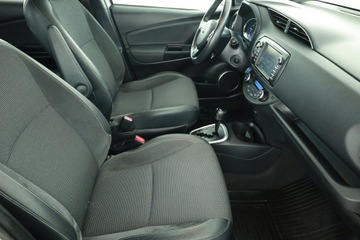 Toyota Yaris III Hatchback 5d Facelifting Hybrid 100KM 2017 Toyota Yaris 1.5 Hybrid, Automat, Skóra, Klima, zdjęcie 6