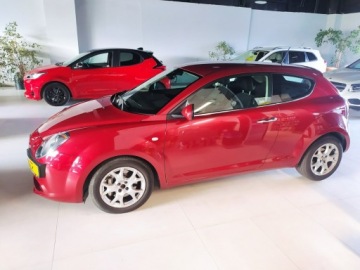 Alfa Romeo MiTo Hatchback 3d Facelifting 1.4 TB MultiAir 140KM 2014 Alfa Romeo Mito 1.4 140KM MultiAir Distinctive, zdjęcie 4