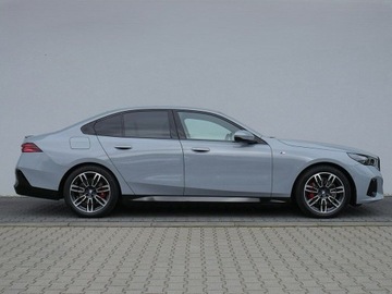 BMW Seria 5 G90-91 Touring 2.0 520d 197KM 2024 BMW 520 xDrive, M-pakiet, Harman Kardon, Faktura V, zdjęcie 30
