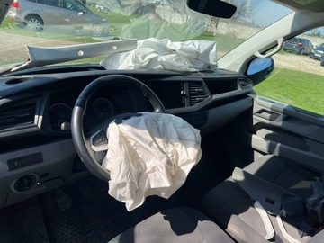 VW T6.1 konsola po wystrzale