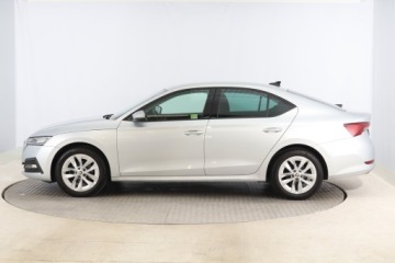 Skoda Octavia IV Liftback 1.5 TSI EVO 150KM 2022 Skoda Octavia 1.5 TSI, Salon Polska, zdjęcie 2