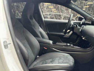 Mercedes Klasa A W177/V177 2025 MERCEDES-BENZ A Klasa 250 e AMG Line 1.3 272KM, zdjęcie 6
